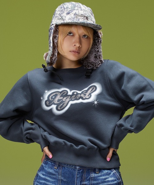 X-girl(エックスガール)の「RHINESTONE AND SPRAY LOGO CREWNECK SWEATSHIRT(スウェット・レディース・チャコール/オリーブ・M/S)」の1枚目の写真