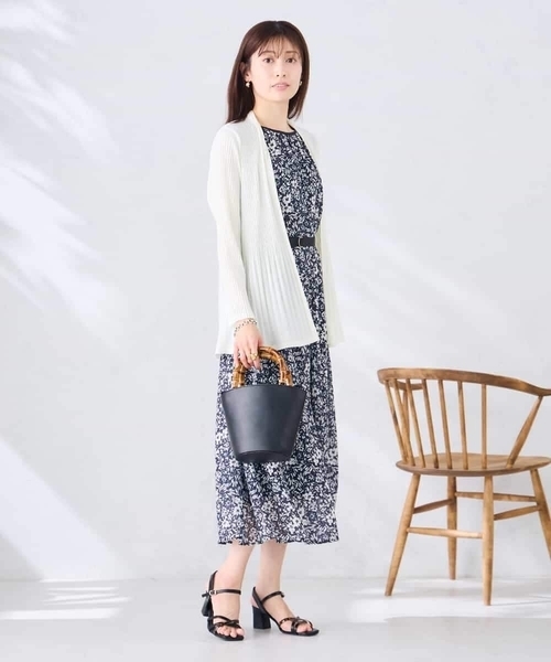 a.v.v（アーヴェヴェ）の「【UVカット】プリーツトッパーカーディガン（カーディガン/ボレロ・レディース・ネイビー/ホワイト・40/38）」の3枚目の写真