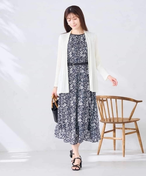 a.v.v（アーヴェヴェ）の「【UVカット】プリーツトッパーカーディガン（カーディガン/ボレロ・レディース・ネイビー/ホワイト・40/38）」の4枚目の写真