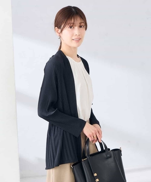a.v.v（アーヴェヴェ）の「【UVカット】プリーツトッパーカーディガン（カーディガン/ボレロ・レディース・ネイビー/ホワイト・40/38）」の18枚目の写真