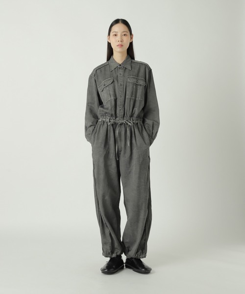 ZUCCa（ズッカ）の「PIGMENT SATIN / S（つなぎ/オールインワン・レディース・ベージュ/ダークグレー・M size）」の2枚目の写真