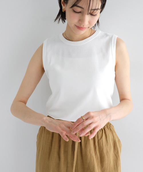 evernavy(エバーネイビー)の「フライスクルーネックタンクトップ(タンクトップ・レディース・グレイッシュベージュ/ブラック/オフホワイト・M)」の2枚目の写真