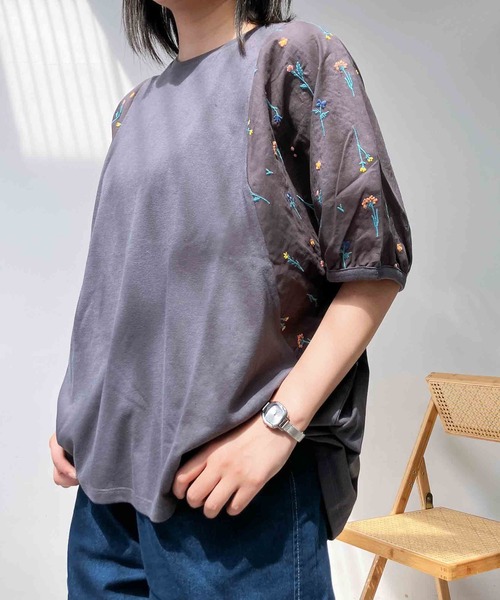 AS KNOW AS plus(アズノゥアズプラス)の「〇切り替え袖刺繍ビッグサイズプルオーバー(Tシャツ/カットソー・レディース・ネイビー/オフホワイト/チャコールグレー・FREE)」の4枚目の写真
