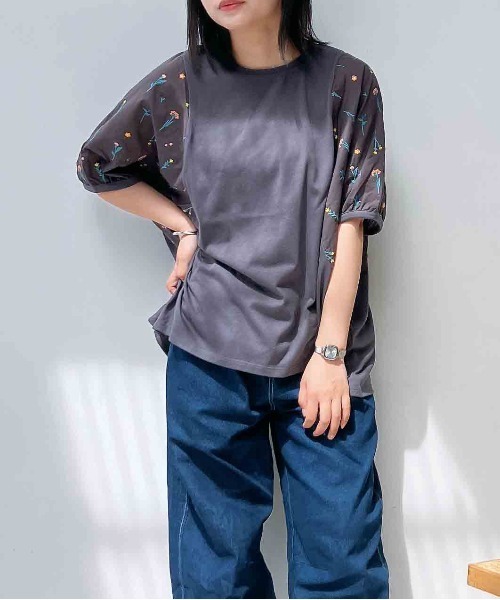 AS KNOW AS plus(アズノゥアズプラス)の「〇切り替え袖刺繍ビッグサイズプルオーバー(Tシャツ/カットソー・レディース・ネイビー/オフホワイト/チャコールグレー・FREE)」の6枚目の写真
