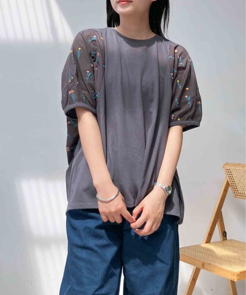 AS KNOW AS plus(アズノゥアズプラス)の「〇切り替え袖刺繍ビッグサイズプルオーバー(Tシャツ/カットソー・レディース・ネイビー/オフホワイト/チャコールグレー・FREE)」の5枚目の写真
