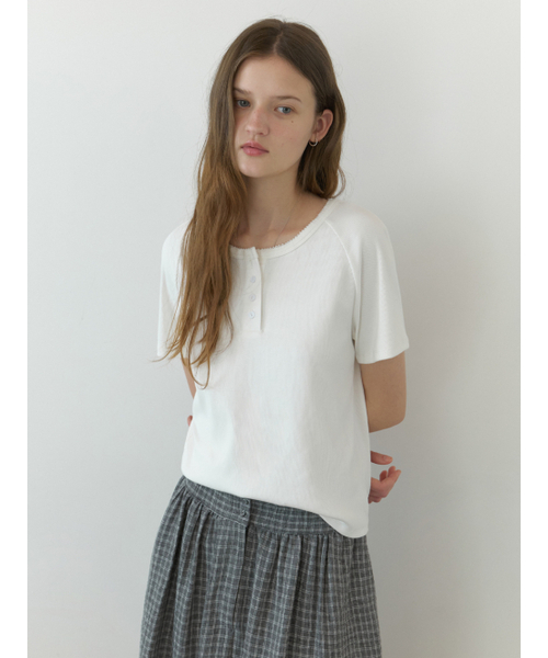 THEMITTEN（ザ・ミトン）の「Sable lace half t-shirt (ivory)（Tシャツ/カットソー・レディース・その他・FREE）」の3枚目の写真