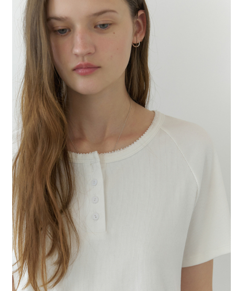 THEMITTEN（ザ・ミトン）の「Sable lace half t-shirt (ivory)（Tシャツ/カットソー・レディース・その他・FREE）」の4枚目の写真