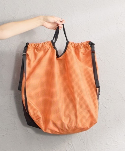 POLeR（ポーラー）の「【WEB限定】[POLeR/ポーラー] KNAPSACK2.0 ナイロンバックパック（バックパック/リュック・レディース・オレンジ/ブラック/グリーン・ONE SIZE）」の20枚目の写真