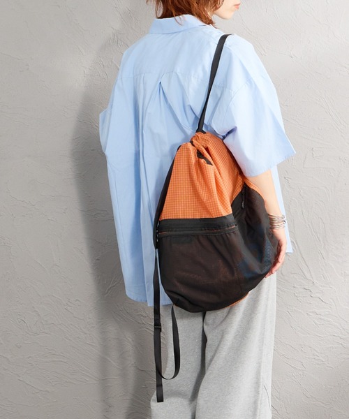 POLeR（ポーラー）の「【WEB限定】[POLeR/ポーラー] KNAPSACK2.0 ナイロンバックパック（バックパック/リュック・レディース・オレンジ/ブラック/グリーン・ONE SIZE）」の14枚目の写真