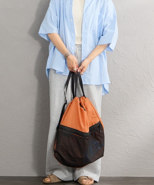 POLeR（ポーラー）の「【WEB限定】[POLeR/ポーラー] KNAPSACK2.0 ナイロンバックパック（バックパック/リュック・レディース・オレンジ/ブラック/グリーン・ONE SIZE）」の13枚目の写真