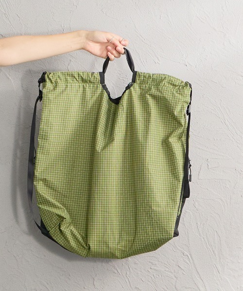 POLeR（ポーラー）の「【WEB限定】[POLeR/ポーラー] KNAPSACK2.0 ナイロンバックパック（バックパック/リュック・レディース・オレンジ/ブラック/グリーン・ONE SIZE）」の12枚目の写真