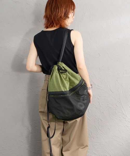 POLeR（ポーラー）の「【WEB限定】[POLeR/ポーラー] KNAPSACK2.0 ナイロンバックパック（バックパック/リュック・レディース・オレンジ/ブラック/グリーン・ONE SIZE）」の8枚目の写真