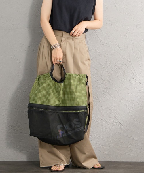 POLeR（ポーラー）の「【WEB限定】[POLeR/ポーラー] KNAPSACK2.0 ナイロンバックパック（バックパック/リュック・レディース・オレンジ/ブラック/グリーン・ONE SIZE）」の6枚目の写真