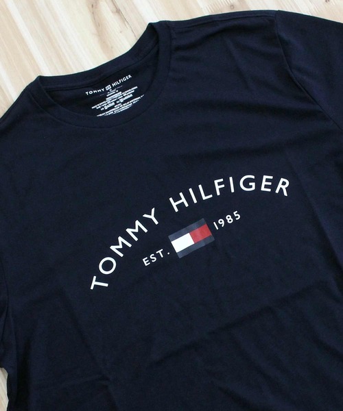TOMMY HILFIGER(トミーヒルフィガー)の「スタンダードロゴ グラフィックTシャツ S/S CREW NECK(Tシャツ/カットソー・メンズ・ネイビー/ホワイト/クリーム・XL/L/M)」の12枚目の写真