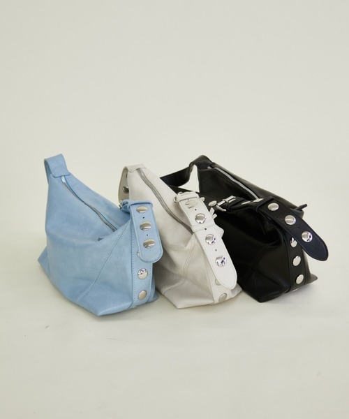Rohwel（ローウェル）の「Stud Belt Shoulder Bag / スタッズベルトショルダーバッグ（ショルダーバッグ・レディース・ホワイト/ライトブルー/ブラック・FREE）」の12枚目の写真