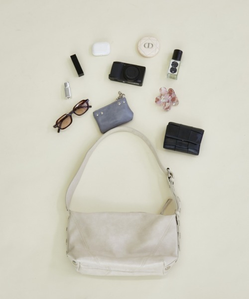 Rohwel（ローウェル）の「Stud Belt Shoulder Bag / スタッズベルトショルダーバッグ（ショルダーバッグ・レディース・ホワイト/ライトブルー/ブラック・FREE）」の21枚目の写真