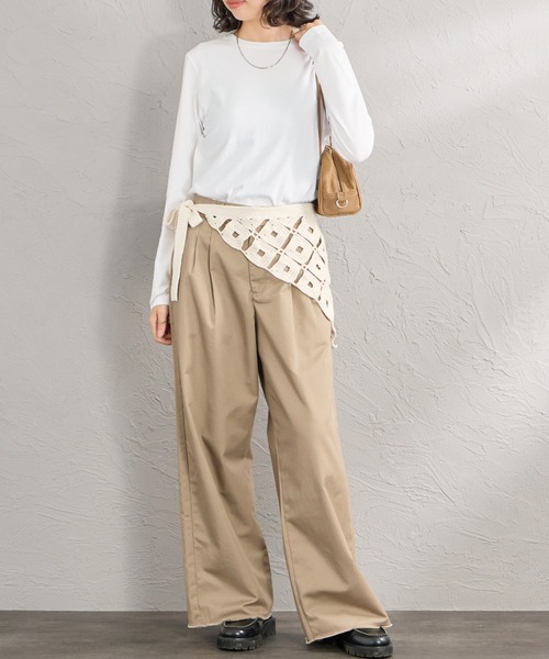 HANES（ヘインズ）の「【WEB限定】[HANES/ヘインズ] 2P FOR HER ジャパンフィットロングスリーブパックTシャツ（Tシャツ/カットソー・レディース・ホワイト・M/L）」の2枚目の写真