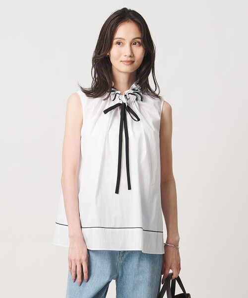 UNITED ARROWS（ユナイテッドアローズ）の「スタンド フリル ノースリーブ ブラウス ‐ウォッシャブル‐（シャツ/ブラウス・レディース・ホワイト/ライトブルー/ネイビー・FREE）」の2枚目の写真
