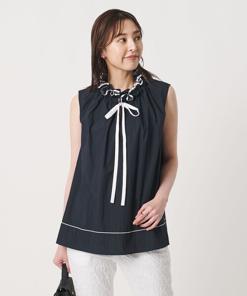 UNITED ARROWS（ユナイテッドアローズ）の「スタンド フリル ノースリーブ ブラウス ‐ウォッシャブル‐（シャツ/ブラウス・レディース・ホワイト/ライトブルー/ネイビー・FREE）」の10枚目の写真