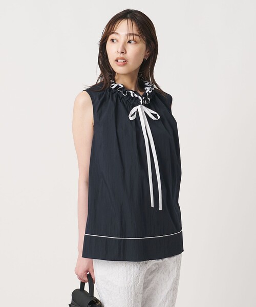 UNITED ARROWS（ユナイテッドアローズ）の「スタンド フリル ノースリーブ ブラウス ‐ウォッシャブル‐（シャツ/ブラウス・レディース・ホワイト/ライトブルー/ネイビー・FREE）」の11枚目の写真