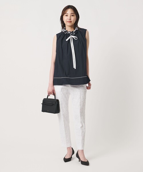 UNITED ARROWS（ユナイテッドアローズ）の「スタンド フリル ノースリーブ ブラウス ‐ウォッシャブル‐（シャツ/ブラウス・レディース・ホワイト/ライトブルー/ネイビー・FREE）」の12枚目の写真
