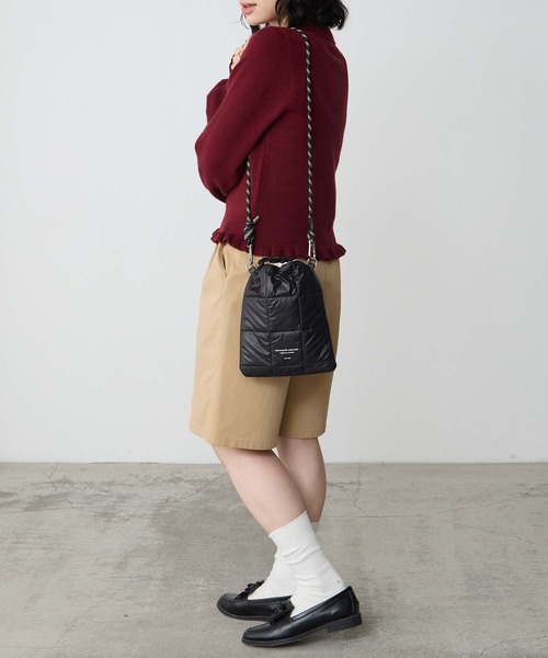 BONLECILL Marche(ボンルシールマルシェ)の「【BONLECILL Marche】《軽量》バイカラーキルトミニ巾着ショルダーバッグ(ショルダーバッグ・レディース・ブラック/ブラウン/アイボリー・FREE)」の21枚目の写真