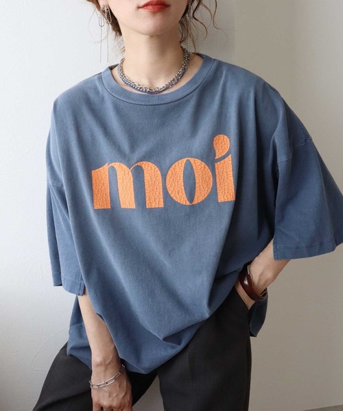 zena(ジェナ)の「moiヴィンテージロゴビッグTee(Tシャツ/カットソー・レディース・ブラウン/ブルー/アイボリー/チャコールグレー・FREE)」の4枚目の写真