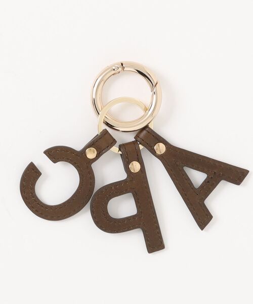 A.P.C.(アーペーセー)の「PORTE-CLES LETTRES キーリング(キーホルダー・レディース・ブラウン系その他・ONESIZE)」の2枚目の写真