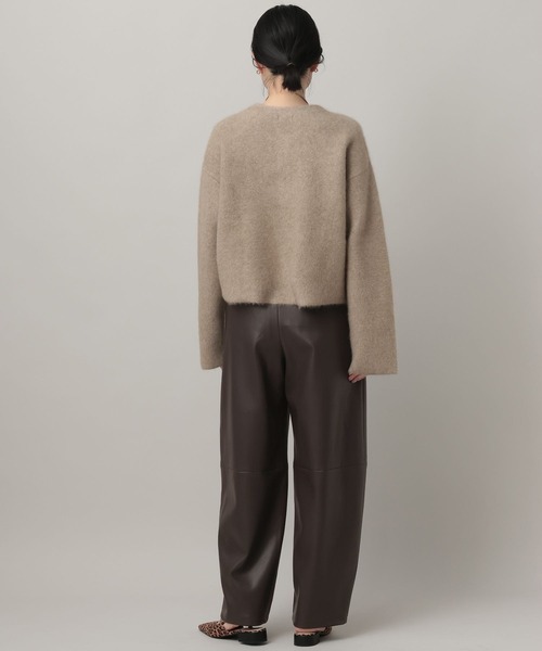 A part by(アパートバイ)の「フェイクレザーコクーンパンツ(その他パンツ・レディース・ブラウン/ブラック・SMALL/MEDIUM)」の4枚目の写真