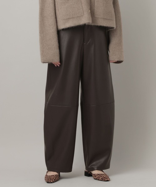 A part by(アパートバイ)の「フェイクレザーコクーンパンツ(その他パンツ・レディース・ブラウン/ブラック・SMALL/MEDIUM)」の5枚目の写真