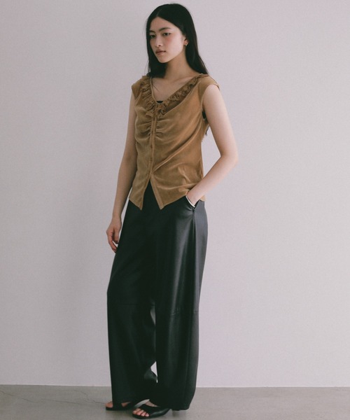 A part by(アパートバイ)の「フェイクレザーコクーンパンツ(その他パンツ・レディース・ブラウン/ブラック・SMALL/MEDIUM)」の16枚目の写真