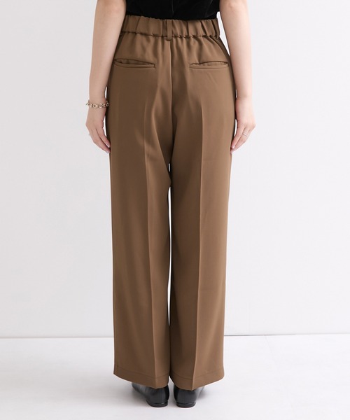 le cercle ADAM ET ROPE'(ルセルクルアダムエロペ)の「センタープレスストレートパンツ(スラックス・レディース・ブラック/ブラウン・S/M)」の11枚目の写真