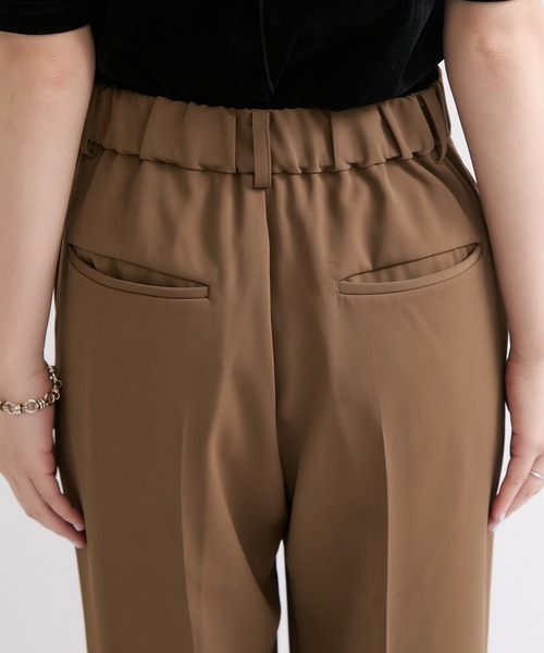 le cercle ADAM ET ROPE'(ルセルクルアダムエロペ)の「センタープレスストレートパンツ(スラックス・レディース・ブラック/ブラウン・S/M)」の13枚目の写真