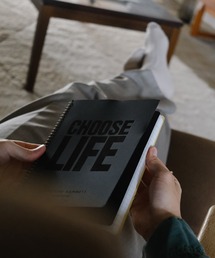 KATHARINE HAMNETT（キャサリンハムネット）の「KATHARINE HAMNETT LONDON/キャサリンハムネットロンドン CHOOSE LIFE A5ノート（その他小物）」
