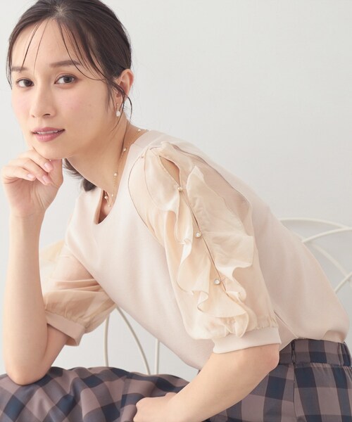 index(インデックス)の「【接触冷感/UVケア】オーガンフリルスリットトップス《洗濯機OK》(Tシャツ/カットソー・レディース・サンドベージュ/ホワイト系9/ネイビー/サックスブルー・36/38/40/42)」の5枚目の写真