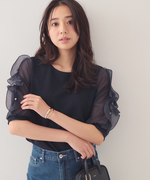 index(インデックス)の「【接触冷感/UVケア】オーガンフリルスリットトップス《洗濯機OK》(Tシャツ/カットソー・レディース・サンドベージュ/ホワイト系9/ネイビー/サックスブルー・36/38/40/42)」の13枚目の写真