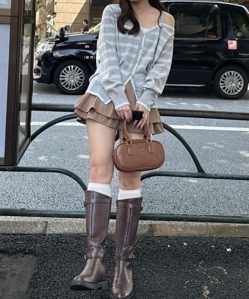 Another Branch olive des olive(アナザーブランチオリーブデオリーブ)の「ボーダーオフショルカーディガン(カーディガン/ボレロ・レディース・ブラック/ブラウン/グレー・FREE)」の9枚目の写真