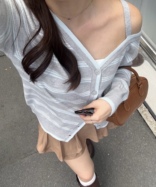Another Branch olive des olive(アナザーブランチオリーブデオリーブ)の「ボーダーオフショルカーディガン(カーディガン/ボレロ・レディース・ブラック/ブラウン/グレー・FREE)」の11枚目の写真
