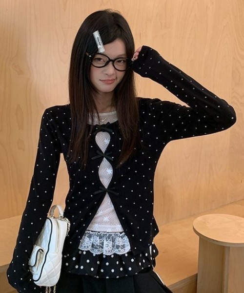 SHERU(シェル)の「リボンカットデザインショート丈ロングスリーブトップスc(Tシャツ/カットソー・レディース・ブラック/ブラック系その他・M)」の13枚目の写真