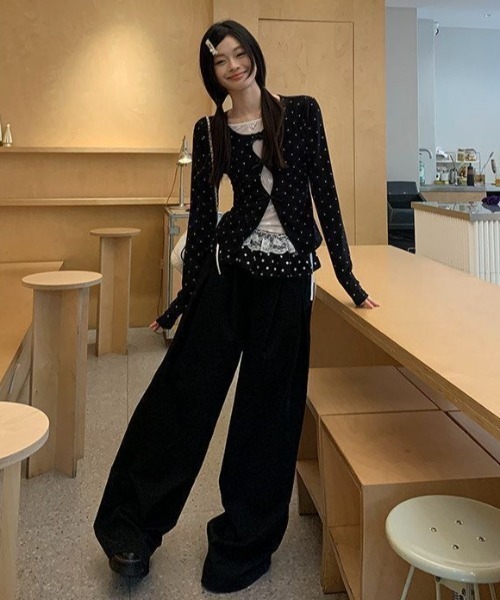 SHERU(シェル)の「リボンカットデザインショート丈ロングスリーブトップスc(Tシャツ/カットソー・レディース・ブラック/ブラック系その他・M)」の5枚目の写真