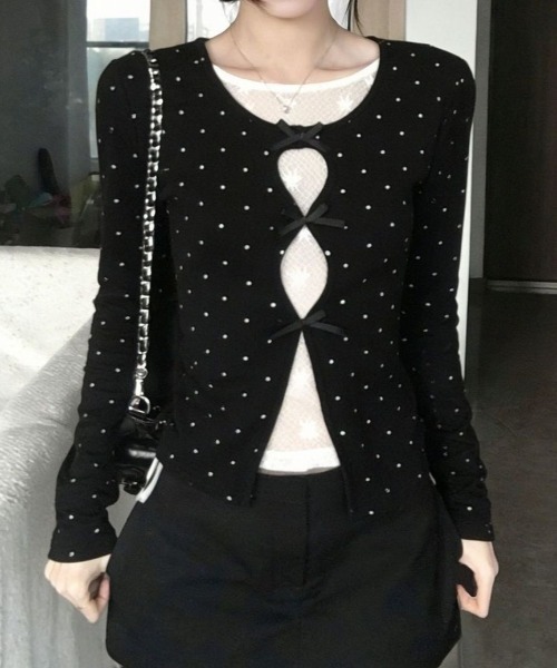 SHERU(シェル)の「リボンカットデザインショート丈ロングスリーブトップスc(Tシャツ/カットソー・レディース・ブラック/ブラック系その他・M)」の15枚目の写真