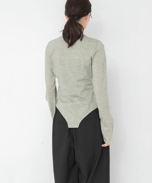 URBAN RESEARCH(アーバンリサーチ)の「new basic WASHABLE WOOL CONTOUR TOP(Tシャツ/カットソー・レディース・ホワイト系その他/チャコールグレー/ブラック系その他・FREE)」の6枚目の写真