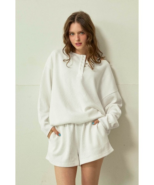 ALEXIA STAM(アリシアスタン)の「Waffle Henley Top /ワッフルヘンリーネックトップス(Tシャツ/カットソー・レディース・ホワイト/チャコールグレー/グレー・FREE)」の1枚目の写真