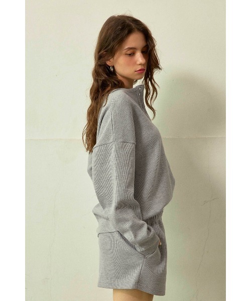 ALEXIA STAM(アリシアスタン)の「Waffle Henley Top /ワッフルヘンリーネックトップス(Tシャツ/カットソー・レディース・ホワイト/チャコールグレー/グレー・FREE)」の4枚目の写真