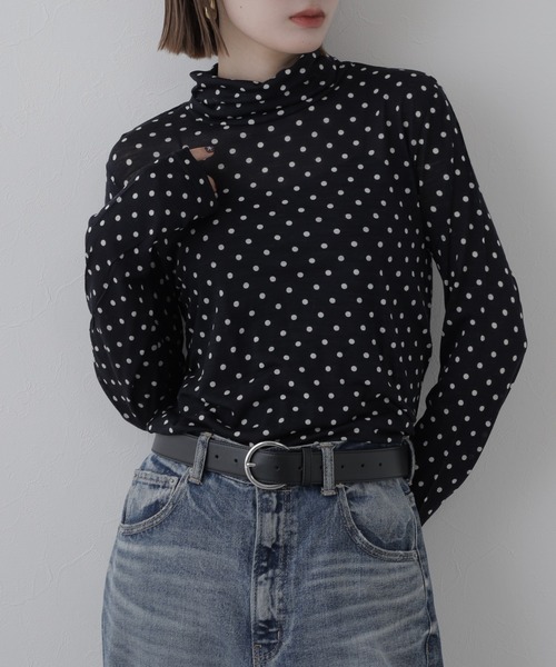 FUNALIVE(ファンアライブ)の「mark and plus ドットタートルネックカットソー 長袖(Tシャツ/カットソー・レディース・ネイビー・M)」の1枚目の写真