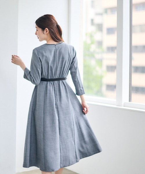 12Twelve Agenda（トゥエルブ　アジェンダ）の「配色フロントプリーツワンピース（ワンピース・レディース・グレー/ネイビー・M）」の4枚目の写真