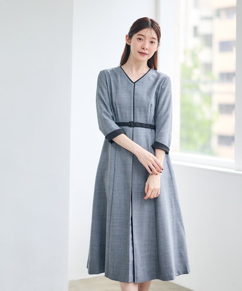 12Twelve Agenda（トゥエルブ　アジェンダ）の「配色フロントプリーツワンピース（ワンピース・レディース・グレー/ネイビー・M）」の3枚目の写真