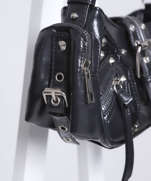 Diable baiser(ディアブルベーゼ)の「スタッズジップデザインショルダーミニバッグ(ショルダーバッグ・レディース・ブラック・FREE)」の20枚目の写真