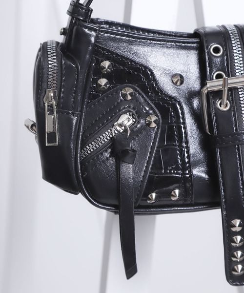 Diable baiser(ディアブルベーゼ)の「スタッズジップデザインショルダーミニバッグ(ショルダーバッグ・レディース・ブラック・FREE)」の21枚目の写真
