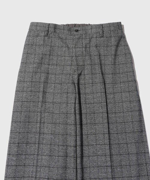 ADAM ET ROPE'(アダムエロペ)の「クラシックパターン ウーステテッド ストレートスラックス(スラックス・メンズ・ネイビー/チャコールグレー・M/L)」の3枚目の写真